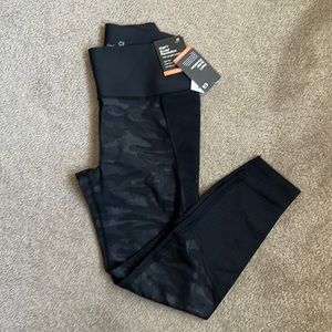 GAP medium sculpt revolution 7/8 legging NWT
